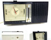 Vintage RCA Victor Clock Tube Radio Mid Century Modern 1963 4RD51 Radio Works