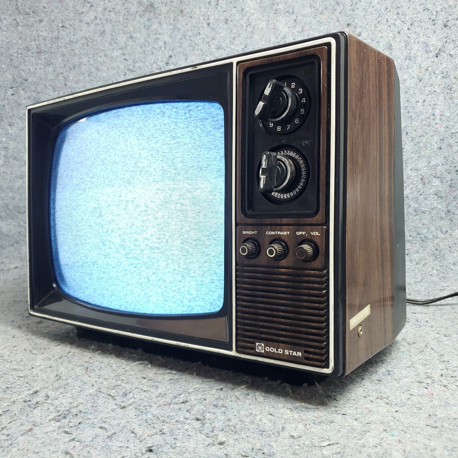 Vintage Zenith CRT TV Woodgrain Flip Knob Color Television