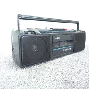 サンヨー ロボ ラジカセ 動作品 SANYO ROBO ラジカセ - メルカリ