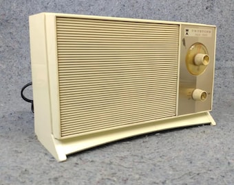 Truetone Radio Modell DC 1612 AM Vintage MCM Mid Century Cream White