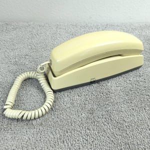 Trimline Touch Tone Desk Phone Vintage Beige ITT Push Button Telephone UNTESTED