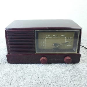 General Electric Tube Radio Model 414 GE AM Vintage Burgundy NOT Working