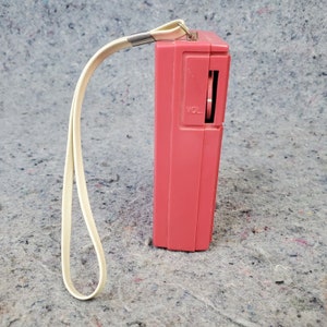 Vintage Realistic AM Transistor Radio Flavoradio Pocket Handheld Pink ...