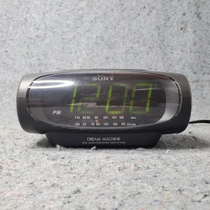 Sony Dream Machine ICF-C490 Alarm Clock Radio Digital AM/FM Vintage Black