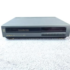 Vintage Hitachi Model VT-M262A VCR VHS Tape Player Recorder Tested Working