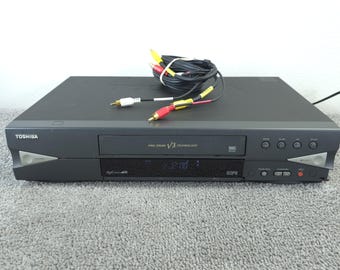 Quasar VCR VHQ-940 VHS Tape Player Recorder No Remote Vintage
