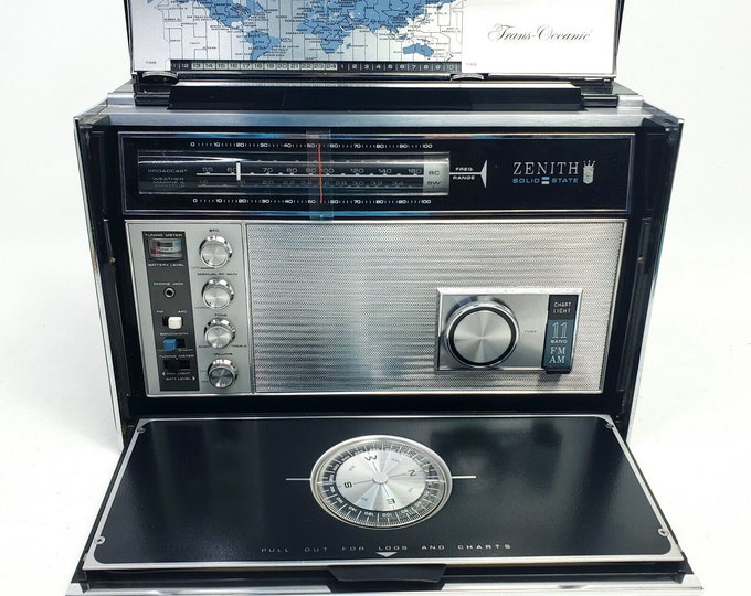 Vintage Zenith Royal Transoceanic D7000Y 11 Band AM/FM Shortwave Radio