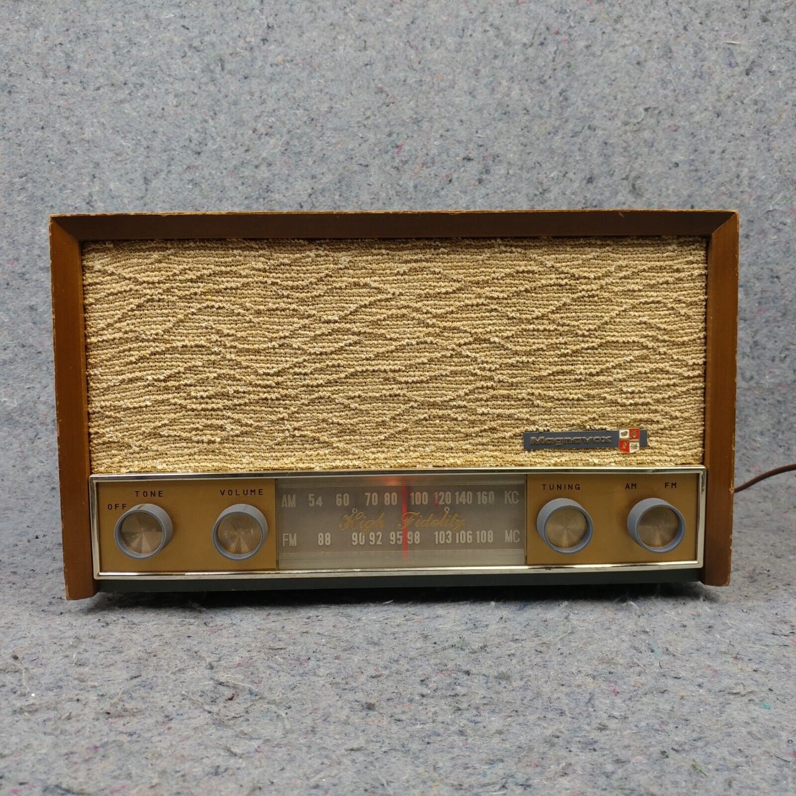 NK Radio Portátil Vintage Pequeña NK-AB1904-FM Beige