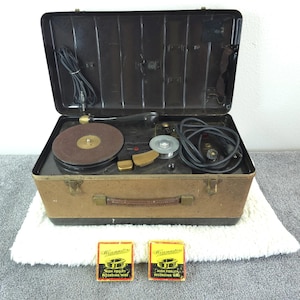 Silvertone Wire Recorder Portable Record Player Turntable Phonograph, POWERS ON, Untested Otherwise