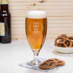 Personalized Beer Pint Glass, Customized Unique Name Beer Pilsner Glass, Monogram Crystal Pint Beer Glass Perfect Wedding Gift for Couples