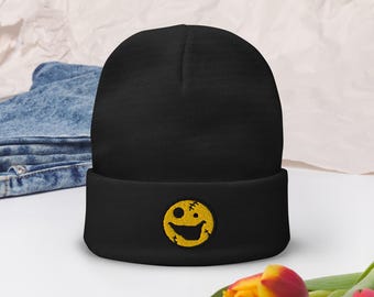 Stitches Smiley Beanie bestickt