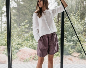 Shorts in lino naturale APRILE. Pantaloncini da donna in lino lavato. Abbigliamento in lino per donna.