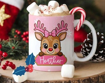 クリスマスキッズカスタムネームpngマグ、クリスマス昇華マグ、転写ラップマグテンプレート、ピンクのクリスマストナカイpng、デジタルデザインpngマグ、
