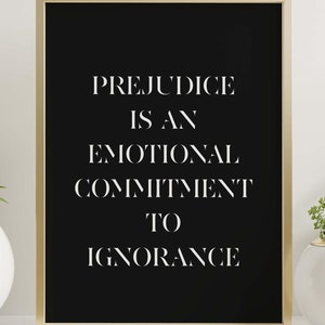 Minimalistiskt citatkonsttryck: Fördomar - Svartvit typografi