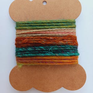 Faserkunst-Garnbündel für Couching, grün und orange, langsames Stitching, Junk Journals, Textilkunst, Verzierungen