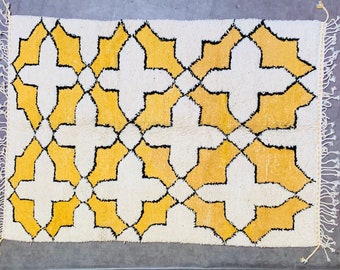 Alfombra Azilal marroquí amarilla - Nuevo diseño bereber Alfombra de lana marroquí anudada a mano - Alfombra bereber blanca y trasera - ENVÍO GRATIS