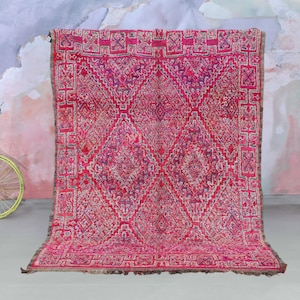 Lebendiges und Einzigartiges Wohndekor, Pinker Marokkanischer Teppich, Vintage Teppich, Boujaad Teppich 1,6 x 2,5 cm