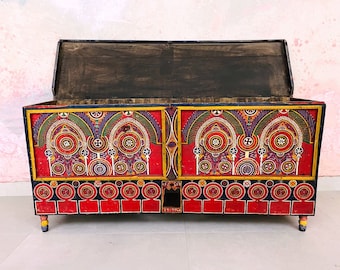 Fabulous vintage wooden box, Vintage Moroccan chest, Moroccan Storage box, Wooden storage box, Treasure wooden trunk