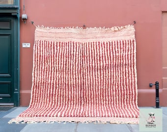 Striped Moroccan Rug – Neutral Ivory & Pink Wool Tapis – Handmade Berber Area Rug – Vertical Lines Minimalist Carpet – Boho Natural Decor