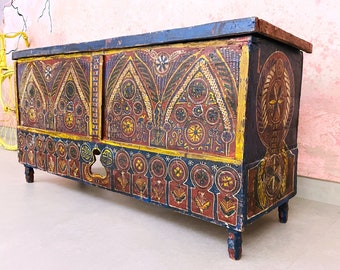 Moroccan wood trunk dark - Handcrafted Moroccan chest - Berber Wooden trunk - Handmade chest - Wooden trunk - Handmade Box.