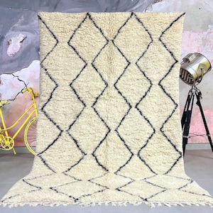 Vintage Beni Ourain Rug 5x8 - Handmade Moroccan Wool Carpet - Cream with Black Diamond Pattern - Soft Minimalist Floor Rug