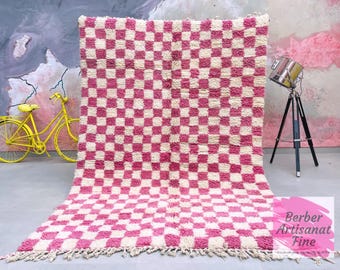 Handmade Pink Checkered Moroccan Rug: Berber Wool Carpet