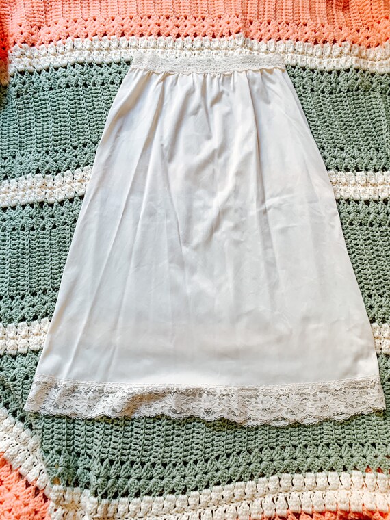 Vintage Wondermaid Nude Lace Slip • Union Made • Wome… Gem