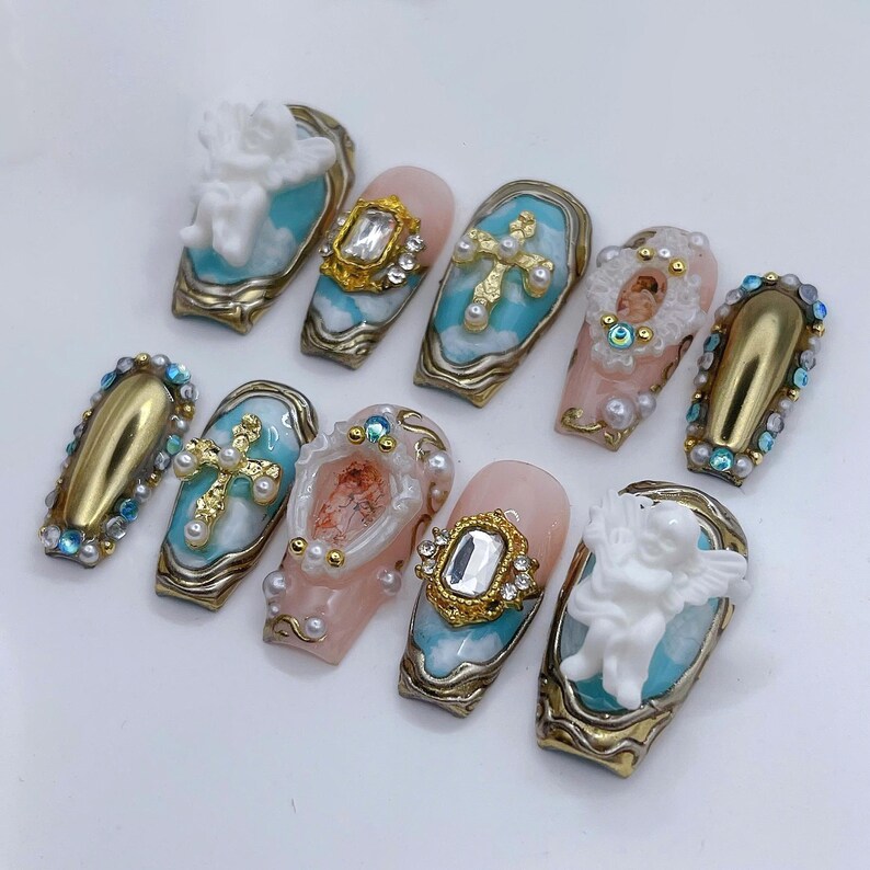Handgjorda pressnaglar, 3D barockängel och guldkors med renässanskonst, lyxig anpassad form och längd, present till henne bild 8