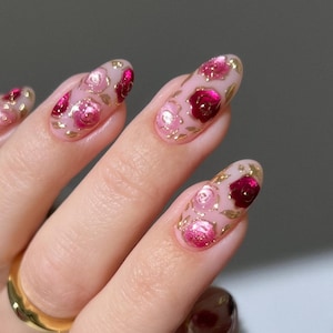 Handmade Press On Nails Red and Pink Cat Eye Roses, Solid Color Magnetic Velvet Effect - Hand-painted Fake Fingernails bild 1