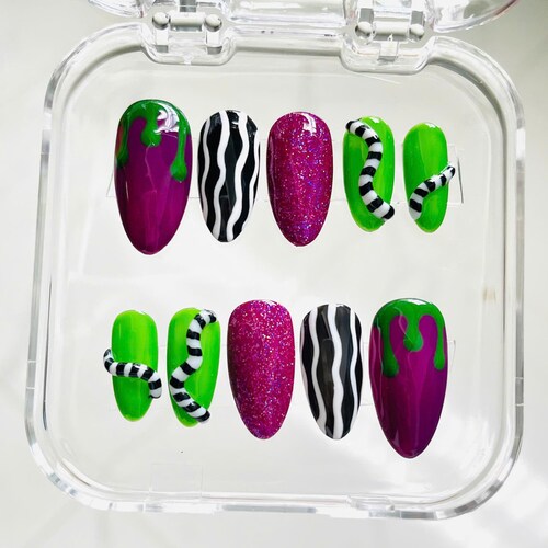 Beetle Nails • The Juice Is Loose • It’s Showtime • Halloween Press on Nails • Green Purple Fake Nails • Horror Creepy Movie Nails M56