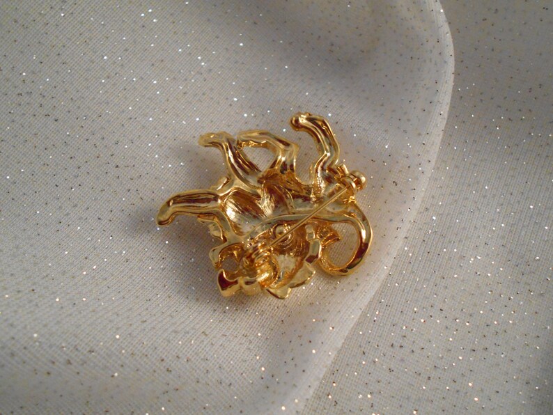 Small Lion Brooch Pin Scarf Pin Pendant Vintage Jewelry Gift Leo August Birthday Gift Idea NOS Goldtone Lion Brooch Pin Pendant Jewelry