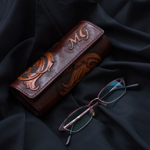 Metal Engraved Eyeglass Case