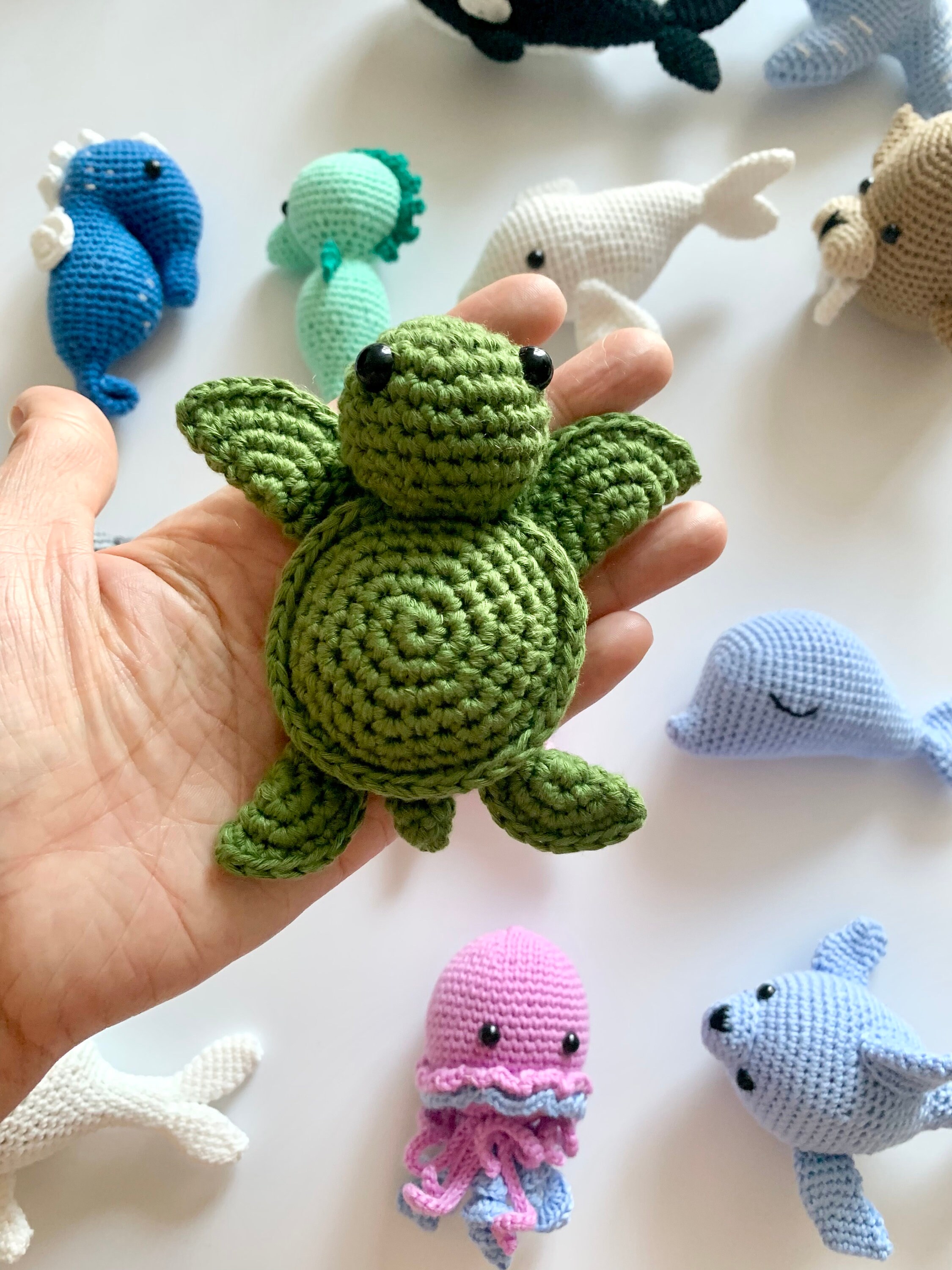 かぎ針編みの海の動物のキーホルダー、手作りの海の動物の