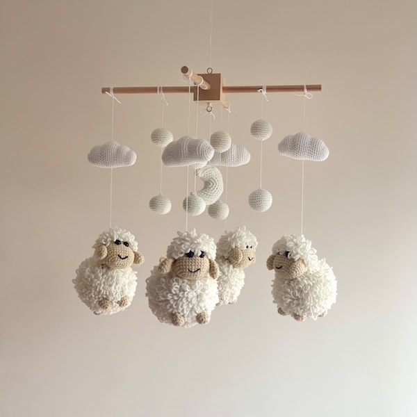 Mobile pour bébé mouton moelleux, lampe au crochet pour chambre de bébé, lit de bébé lampe en tricot, mobile pour bébé mouton fait main, chambre de bébé à la ferme, mobile pour bébé à la ferme