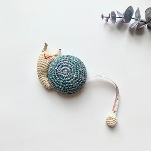 Crochet Snail tape measure, crochet snail, handmade snail tape measure, cute gift for special some one, birthday gift, Christmas gift. image 1