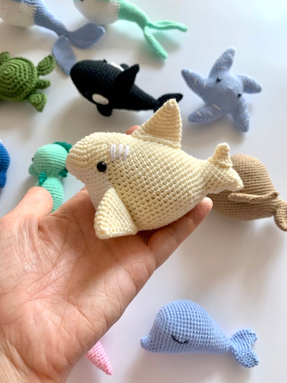 あさりあ様 クジラの編み物キーホルダー 2個セット Amazon.co.jp