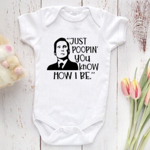 THE OFFICE Body, série télévisée Just Poopin The Office Body Michael Scott, The Office vêtements bébé, Vêtements bébé rigolos, bébé hipster, unisexe