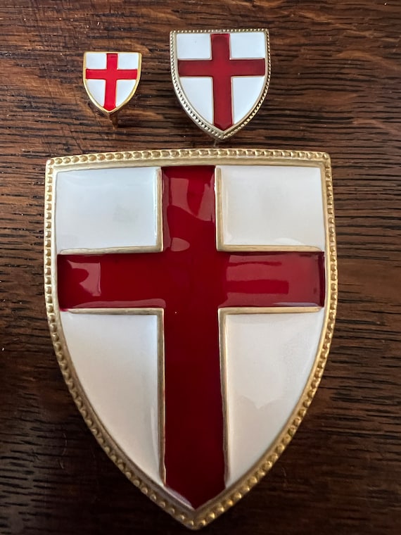 Saint George Cross - Escutcheon (shield) - Leather Studs