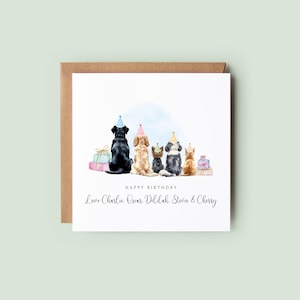 Pu&ograve; includere: Biglietto di auguri con illustrazioni ad acquerello di sei cani e gatti con cappellini da festa. Il biglietto recita "Happy Birthday" e include i nomi "Love Charlie, Oscar, Delilah, Stevie & Cherry."