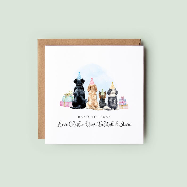 Pu&ograve; includere: Un biglietto di compleanno con illustrazioni ad acquerello di quattro cani con cappelli da festa. Il biglietto recita "Happy Birthday" e "Love Charlie, Oscar, Delilah & Stevie."