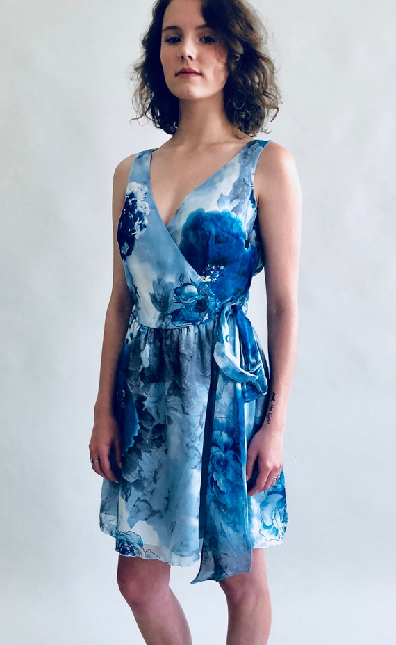 Rita Wrap Dress Mini in Blue Roses Silk Chiffon - Sustainable Slow Fashion
