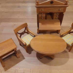 Bodo Hennig Miniaturen Biedermeier Sekretär, Stühle und Tische