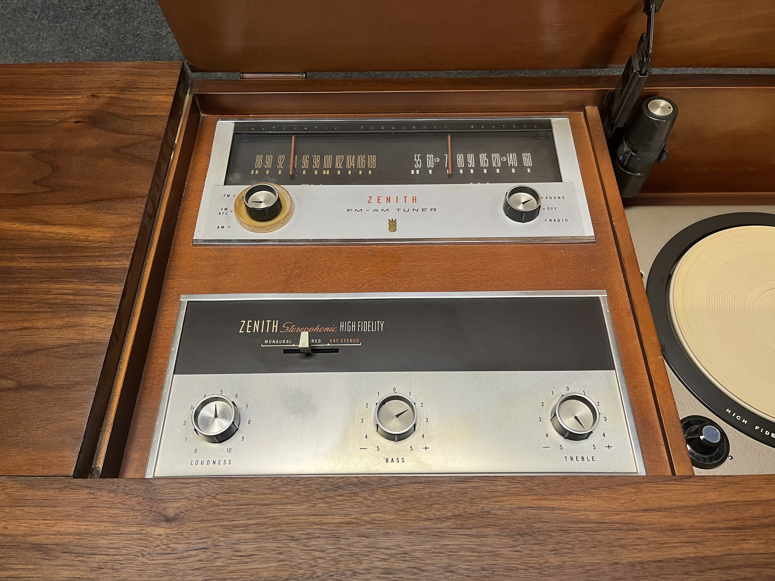 Reserved-vintage Mid Century Zenith Stereo Console/record
