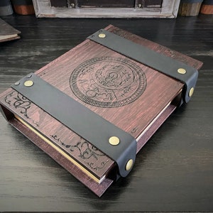 Pudełko na kości D&D - Deven Rue "Planar Astrolabe" Nat20 Legacy Battle Box z wieżą do gry w kości | Kości DnD | Dungeons and Dragons | Pathfinder | Prezent