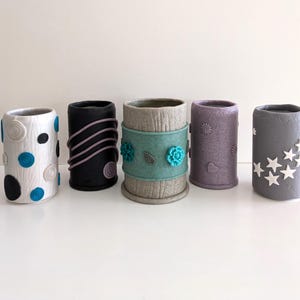 Lata reciclada OOAK, contenedor de almacenamiento, macetero, lata de almacenamiento hecha a mano, lata para material de arte, lata reciclada, idea de regalo