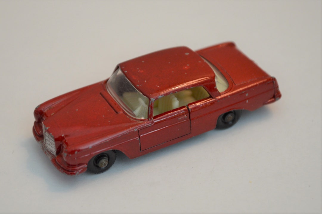 Dalia Solido Mercedes 220 SE No Dinky No Marklin No Tekno No Siku No