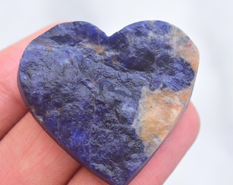 Sodaliet Druzy Cabochon / Unieke Sodaliet Druzy Edelsteen / Hartvorm / 59,20 Ct. / 33x37x7 mm. / Losse edelsteen / K-150