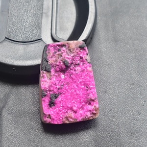 Cobalto Calcite Druzy Cabochon / Top Grade Cobalto Calcite Naturals / Freeform Shape  / 60.10 Ct. / 32x22x8 mm. / Loose Gemstone / Q-296