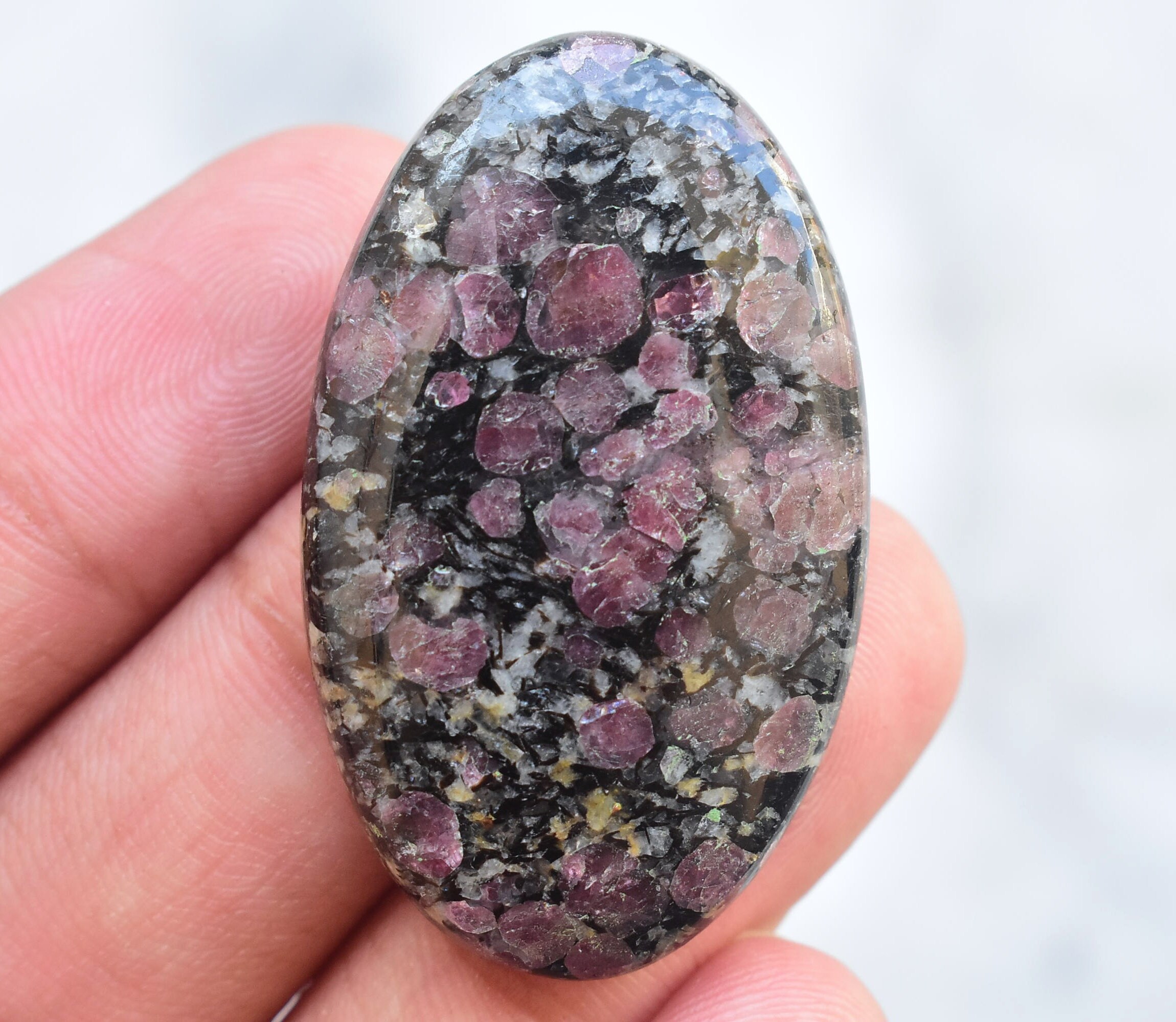 Cabochon rubis d'automne / Pierres précieuses rubis d'automne de haute qualité / Forme ovale / 58,10 carats / 40X24X6 mm. Pierre précieuse en vrac G-995