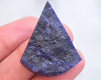 Sodaliet Druzy Cabochon / Unieke Sodaliet Druzy Edelsteen / Vrije vorm / 39,00 Ct. / 36x29x7 mm. / Losse edelsteen / K-135